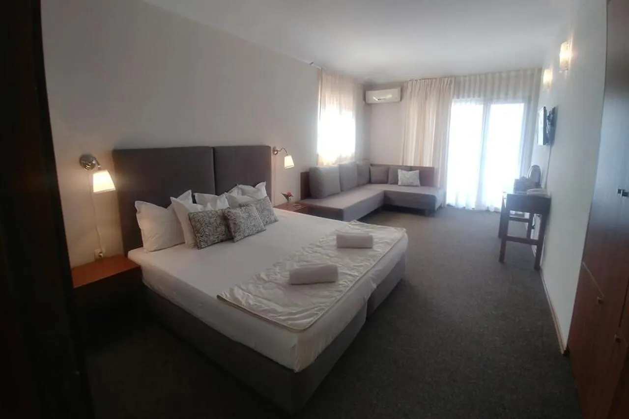 Family Hotel Muses Sozopol 3*,